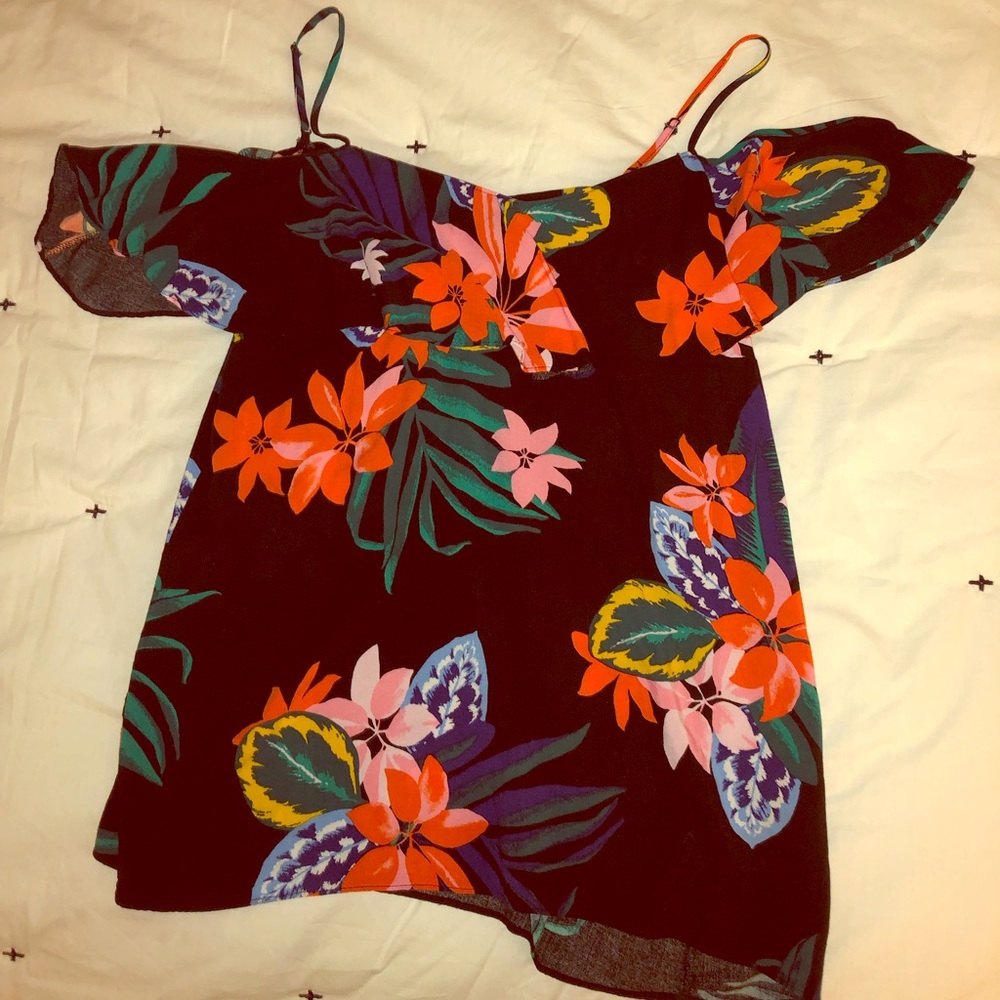 Old Navy cold shoulder floral top